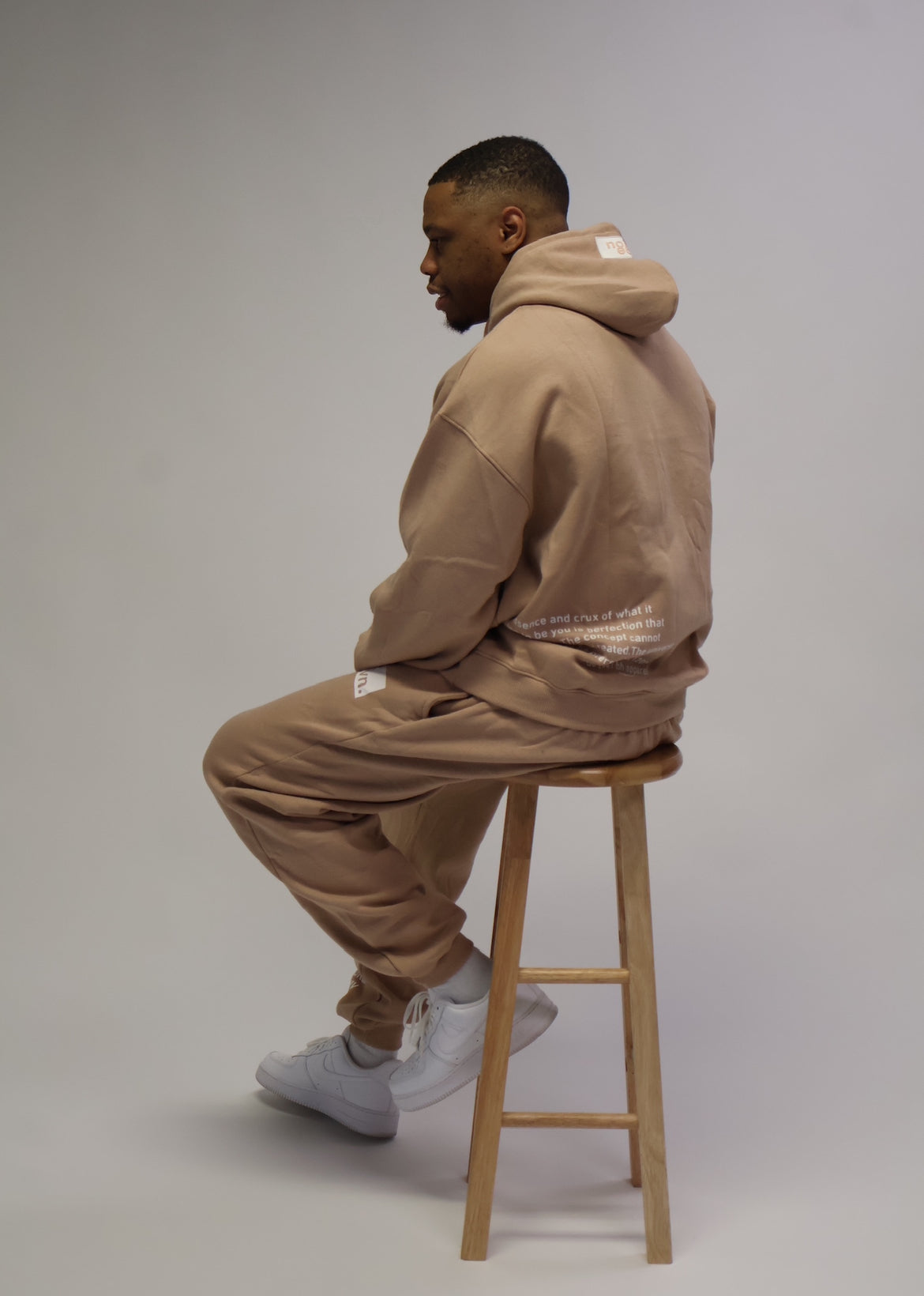 bh 402 (sweatsuit)