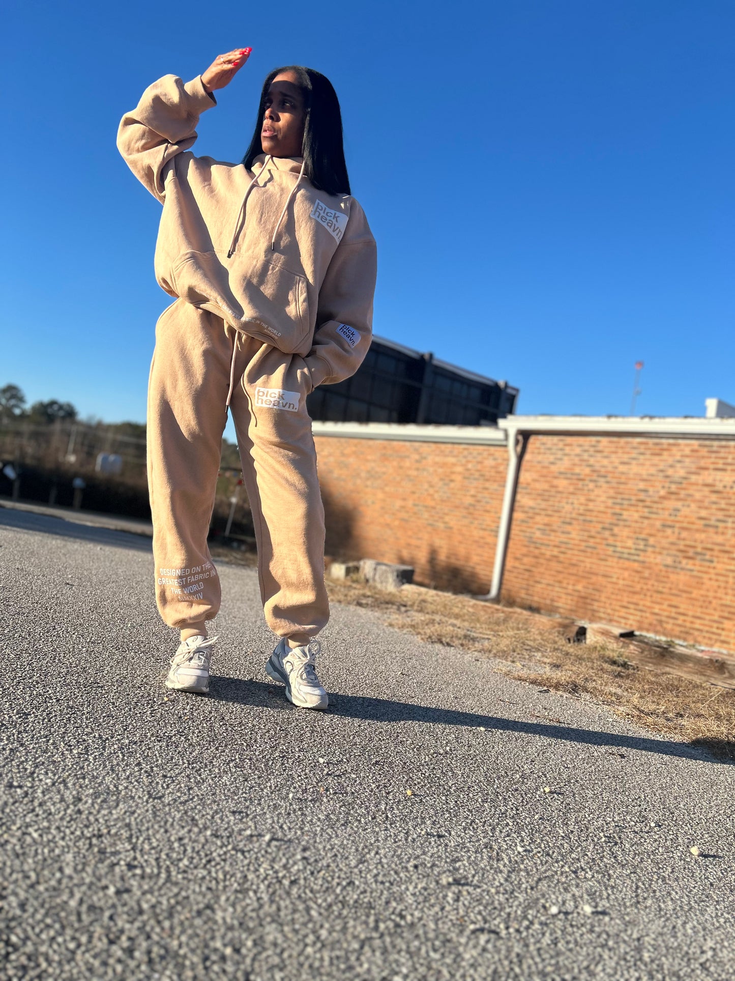 bh 402 (sweatsuit)